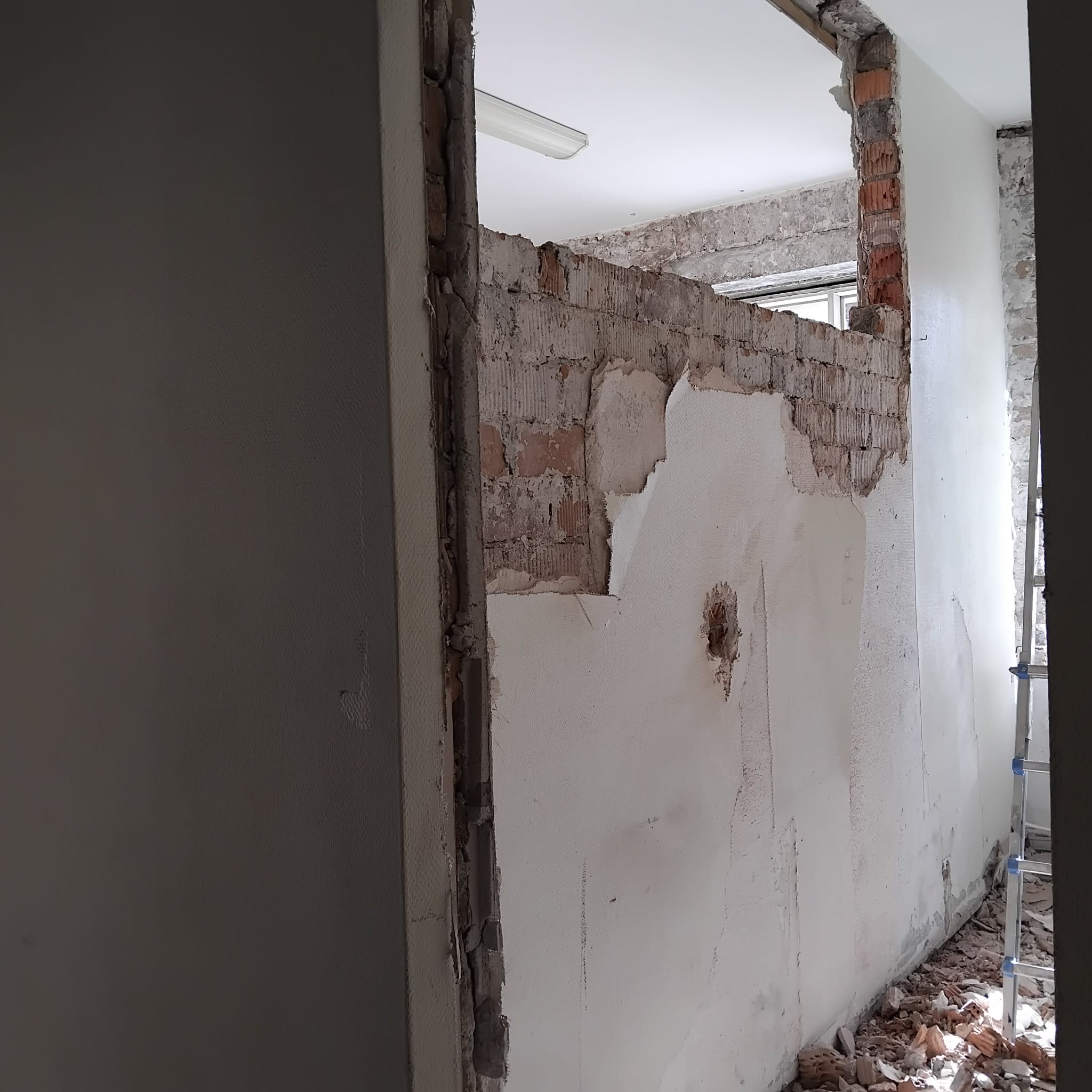 5abd6452-aa3c-49f1-9d19-86552182b658